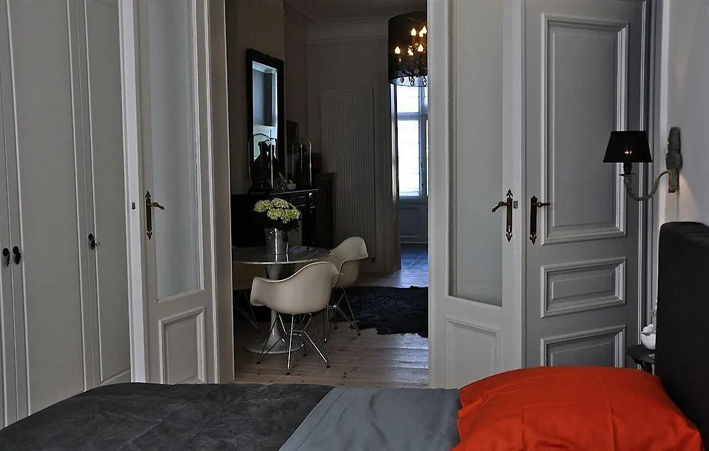**** فندق مبيت وإفطار Saint-Gilles B&B Un Jardin En Ville بلجيكا