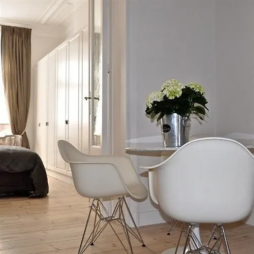 **** فندق مبيت وإفطار Saint-Gilles B&B Un Jardin En Ville بلجيكا