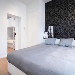 Bedrooms Fully Equipped In A Beautiful House Couette-café