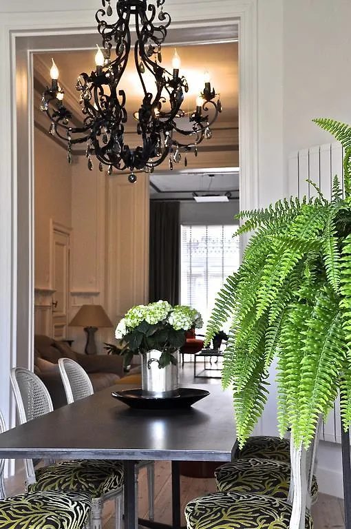 B&B Un Jardin En Ville Saint-Gilles Bed & Breakfast
