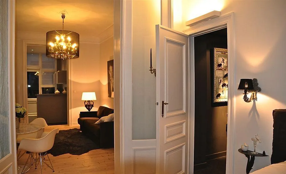 B&B Un Jardin En Ville Saint-Gilles Bed & Breakfast