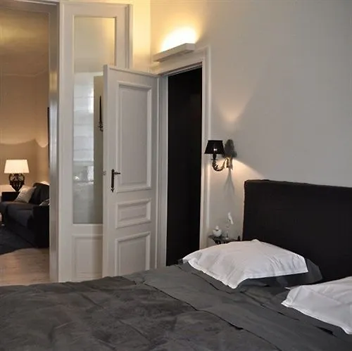 B&B Un Jardin En Ville Saint-Gilles Bed & Breakfast