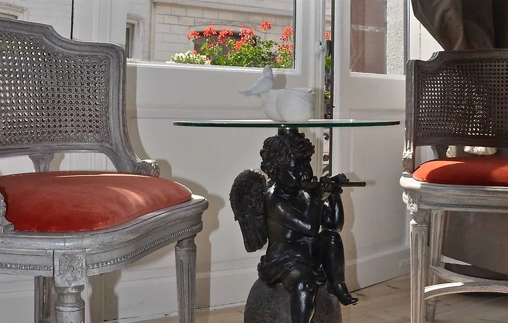 B&B Un Jardin En Ville Saint-Gilles Bed & Breakfast