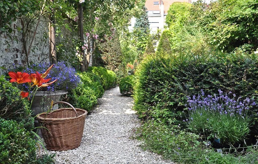 B&B Un Jardin En Ville Saint-Gilles 4*,  Belgium